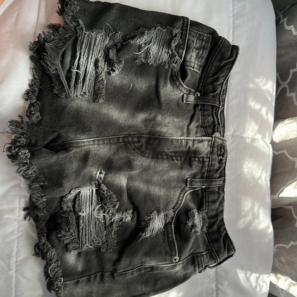Wild fable woman, black shorts